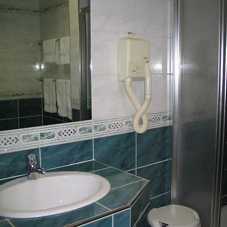 Roemischer Kaiser Hotel