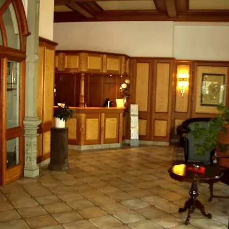 Roemischer Kaiser Hotel
