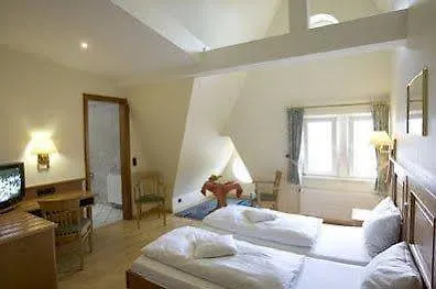 Hotel Roemischer Kaiser 3*