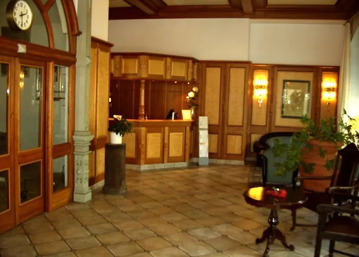 Roemischer Kaiser Hotel